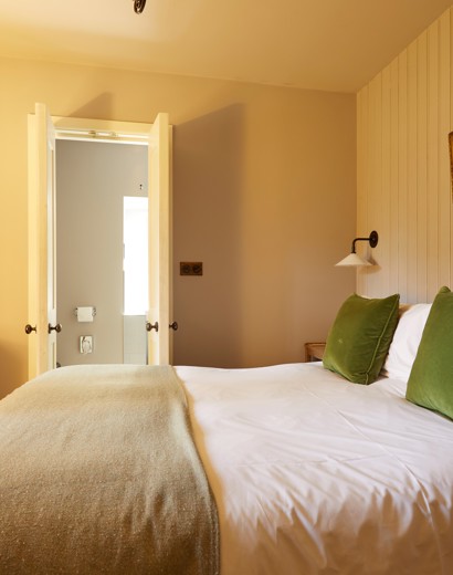 The Pig on the Beach — interior and exterior view 21