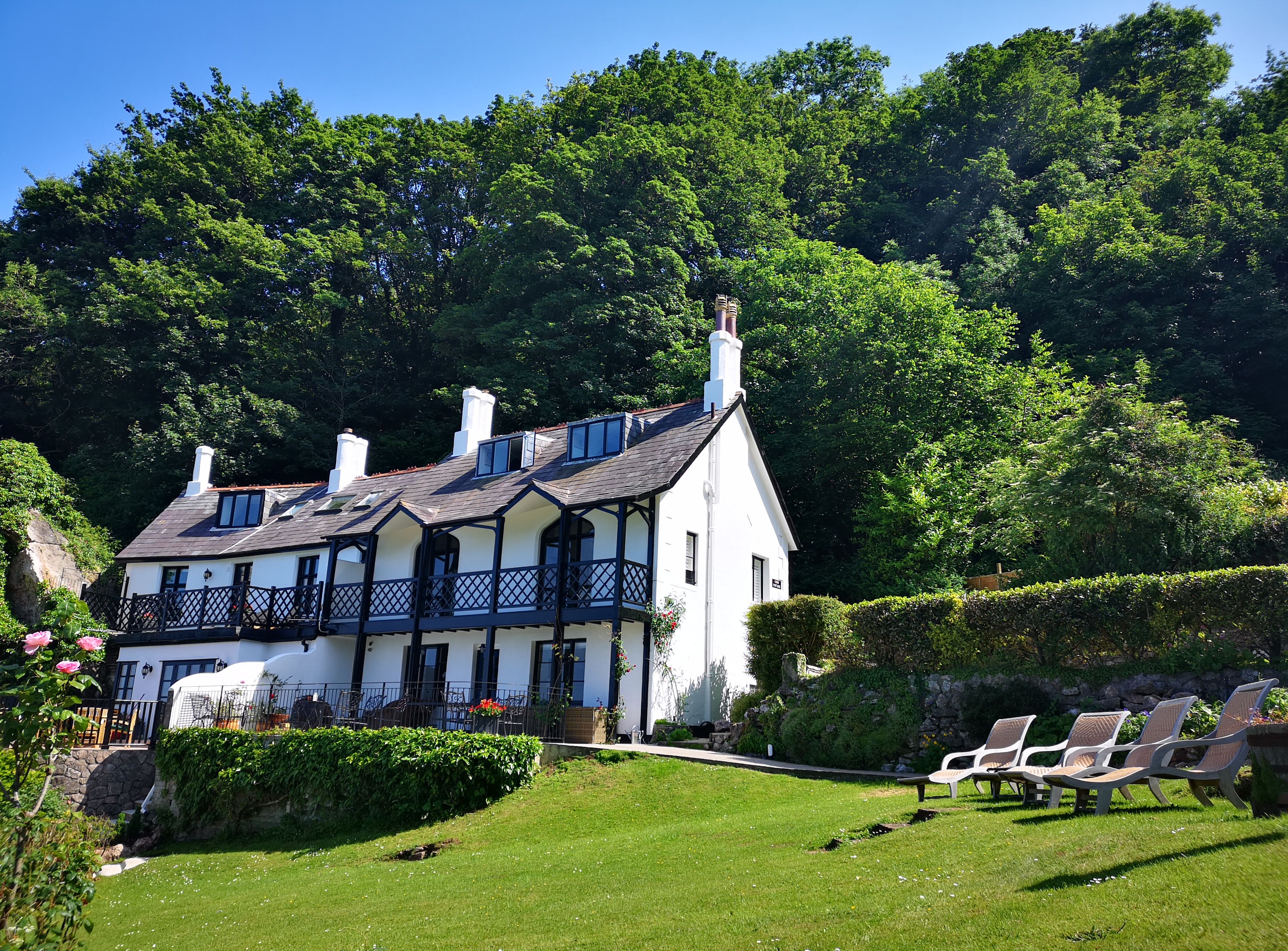 Cary Arms & Spa — interior and exterior view 10