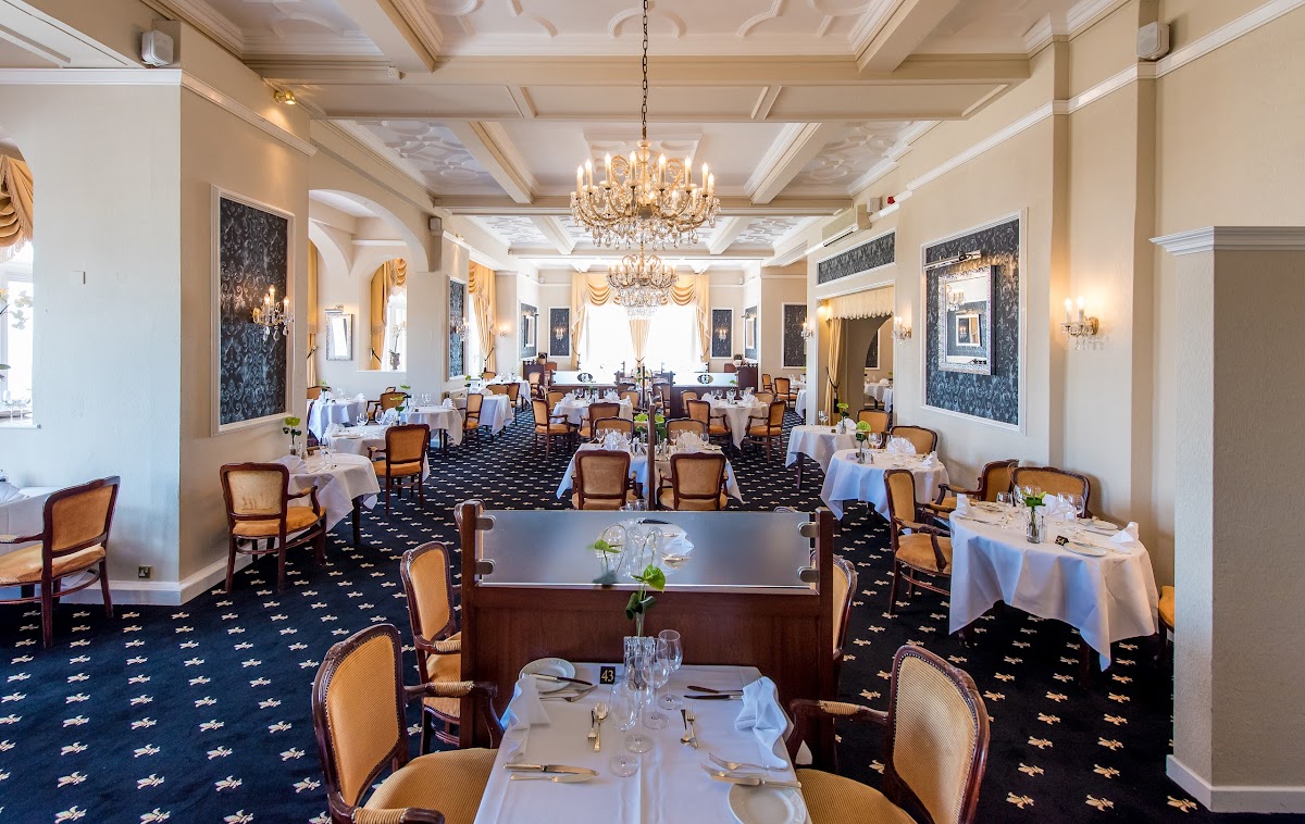 Victoria Hotel & Source Spa — interior and exterior view 5