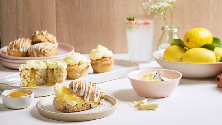 Foreland Lighthouse Keeper's Cottage — interior and exterior view 9