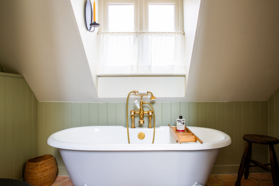 Todthatch — interior and exterior view 18