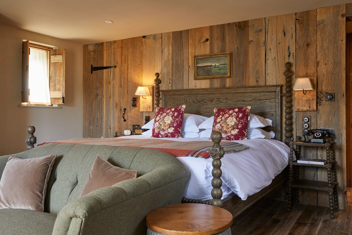 The Pig at Harlyn Bay — interior and exterior view 4