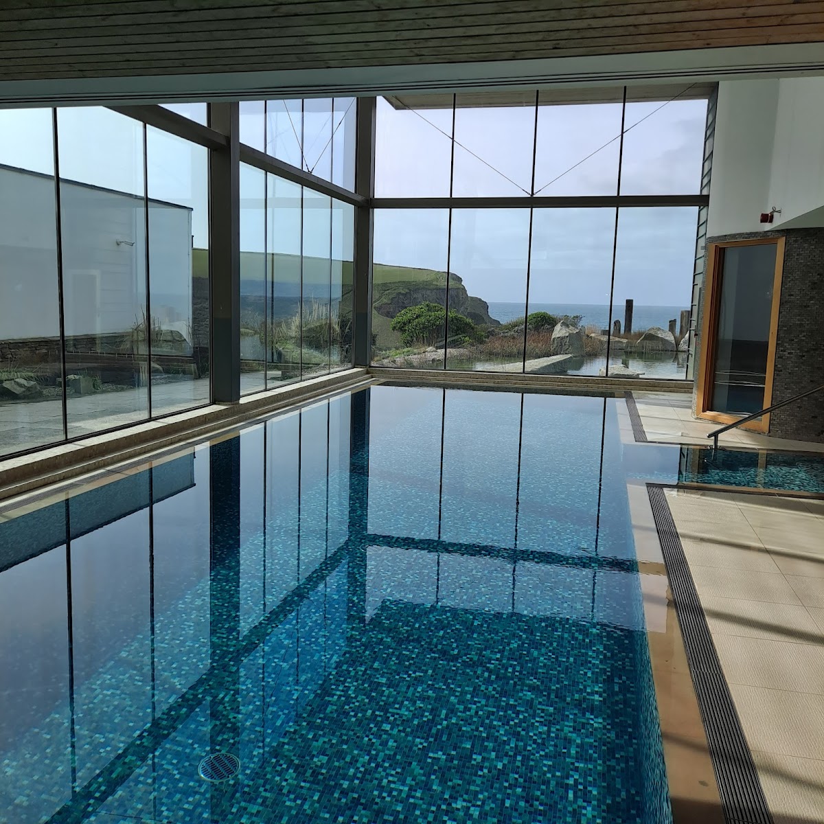 The Scarlet — interior and exterior view 3