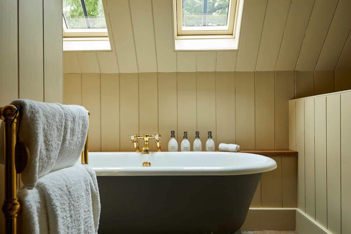 The Pig in the South Downs — interior and exterior view 3