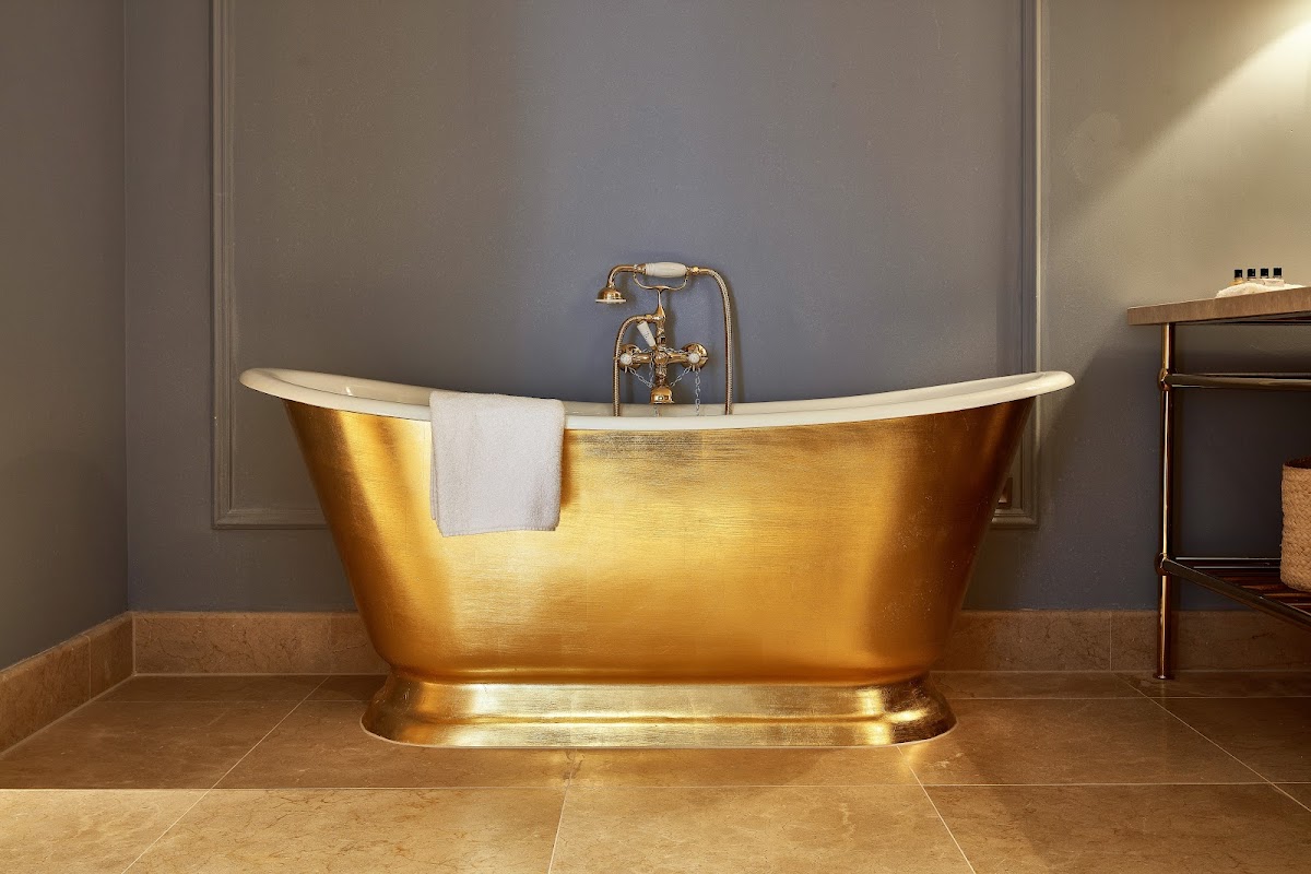 Lympstone Manor Hotel Restaurant & Vineyard — interior and exterior view 6