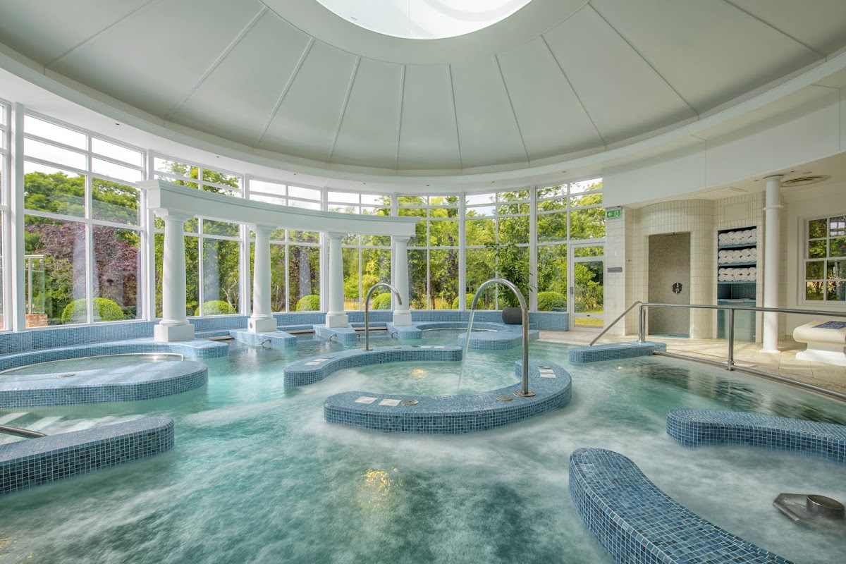 Chewton Glen Treehouses — interior and exterior view 3