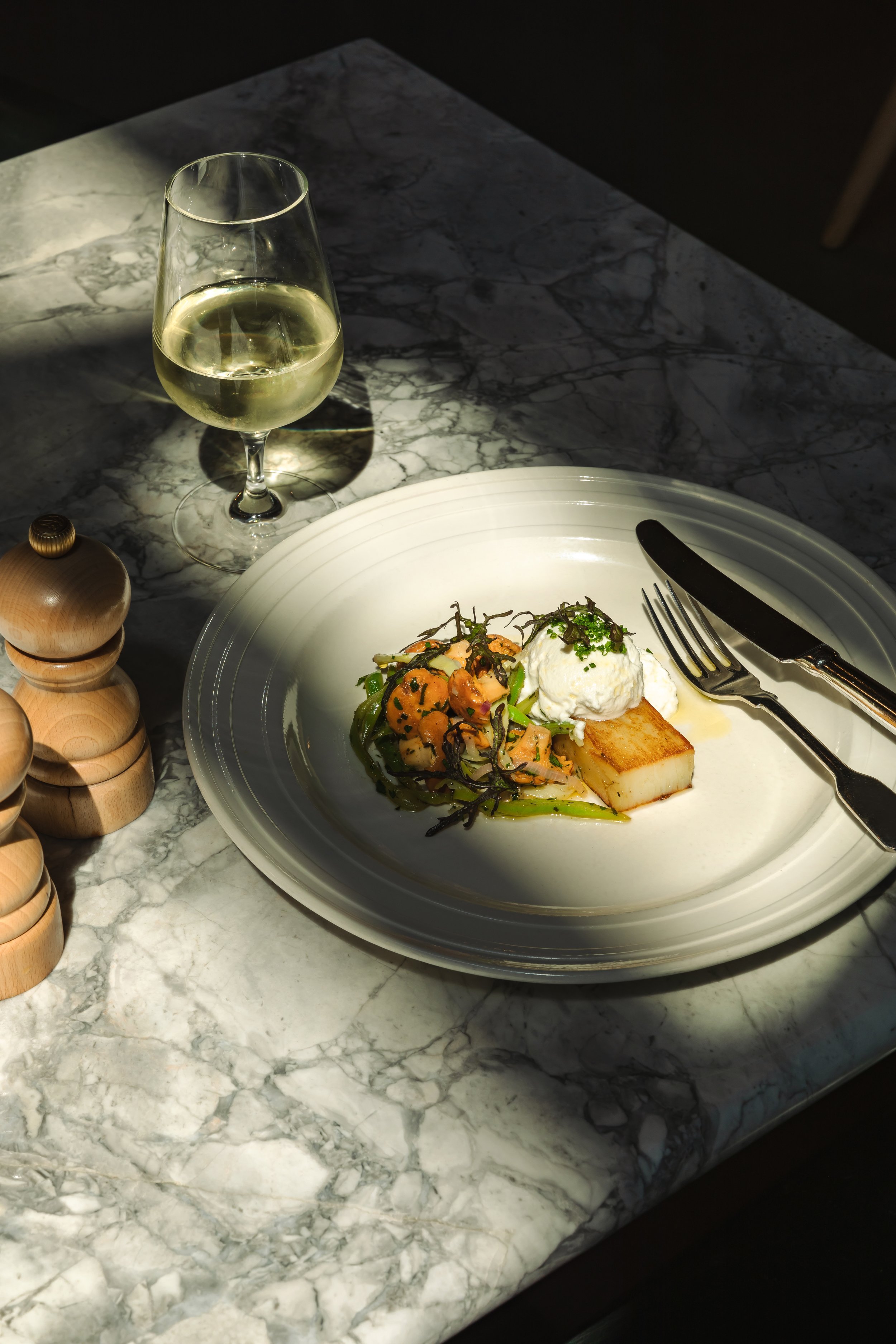 Thyme — interior and exterior view 10