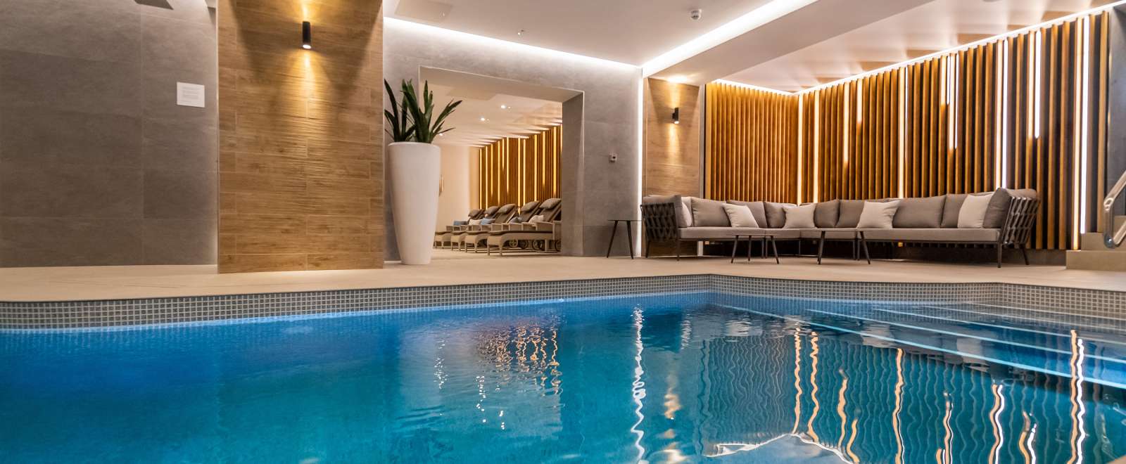 Victoria Hotel & Source Spa — interior and exterior view 35