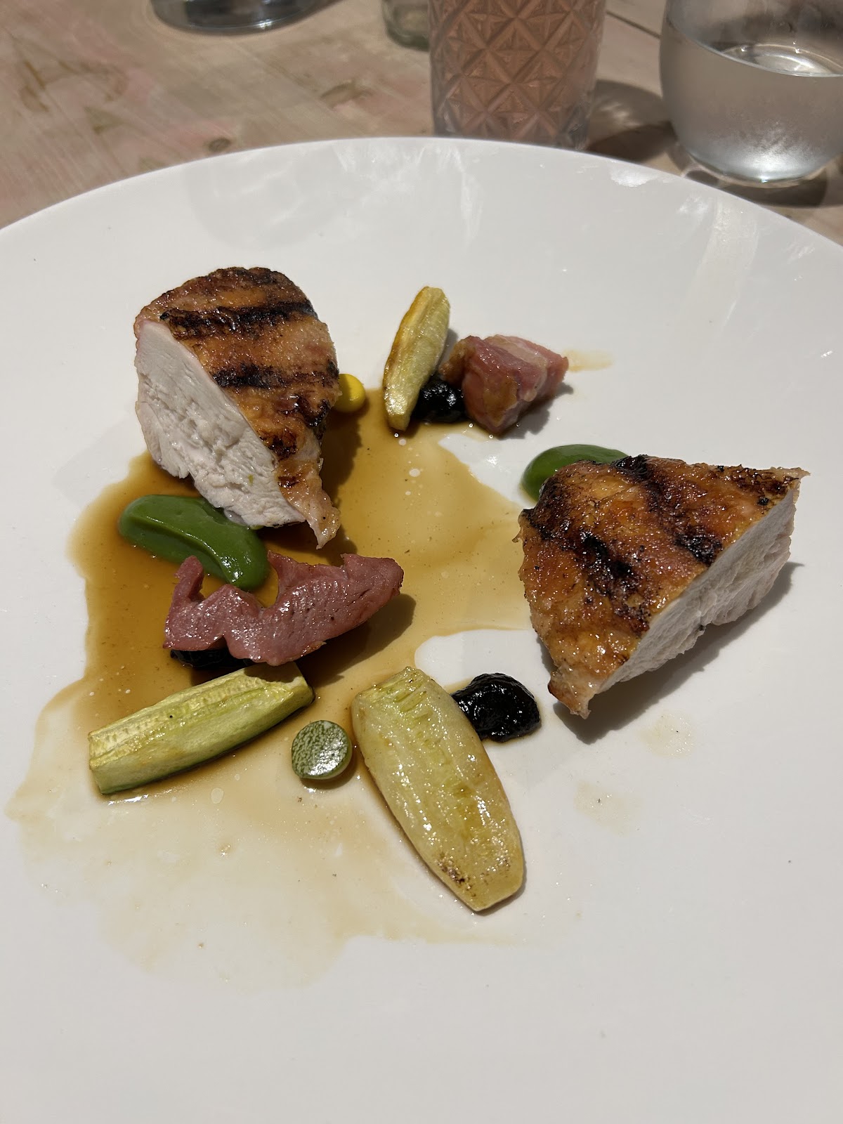 The King's Head Letheringsett — interior and exterior view 5