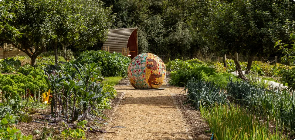 Louma Country Hotel — interior and exterior view 17