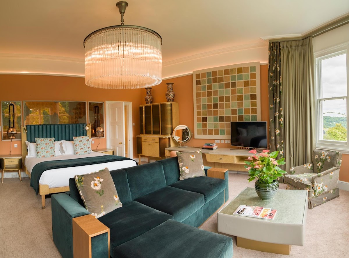 Homewood Hotel and Spa — interior and exterior view 6