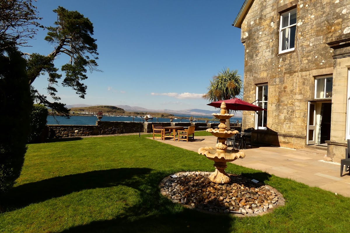 Dungallan Country House — interior and exterior view 4