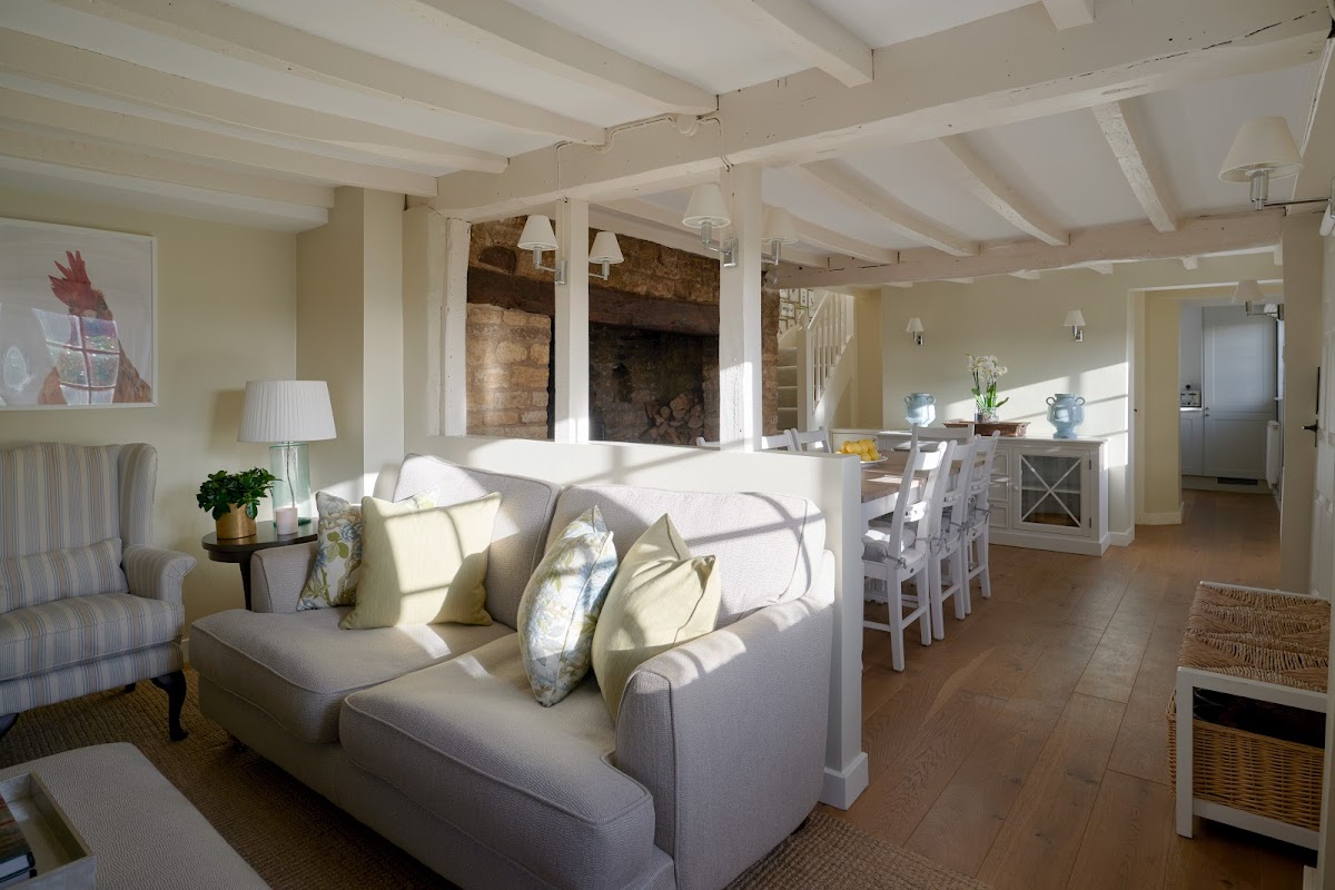 Todthatch — interior and exterior view 5