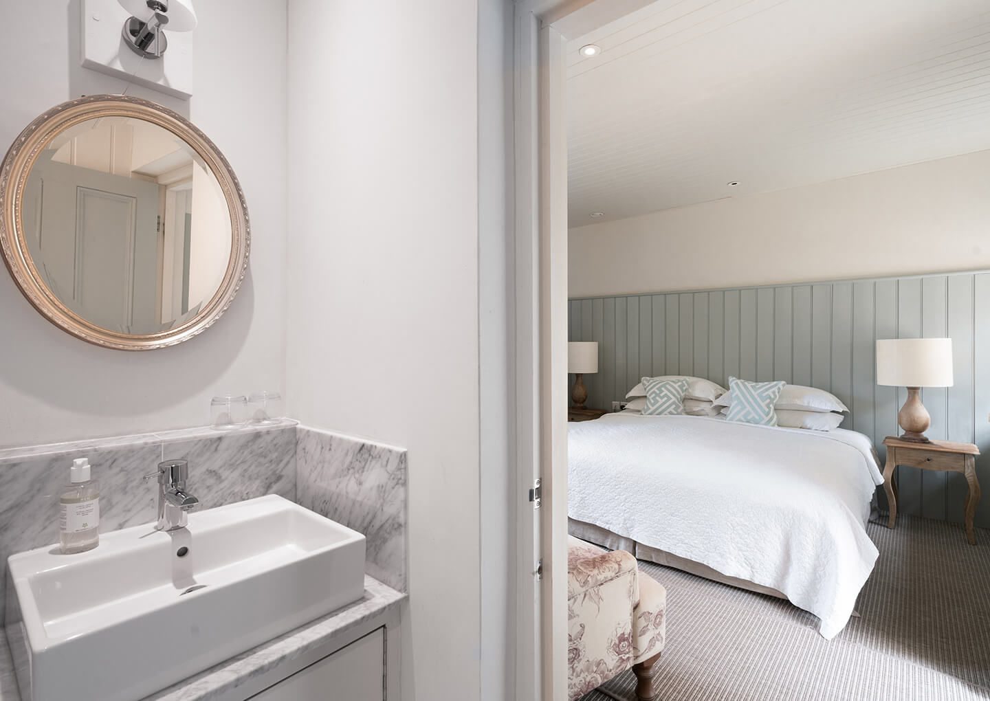 Penally Abbey Hotel & Restaurant — interior and exterior view 16