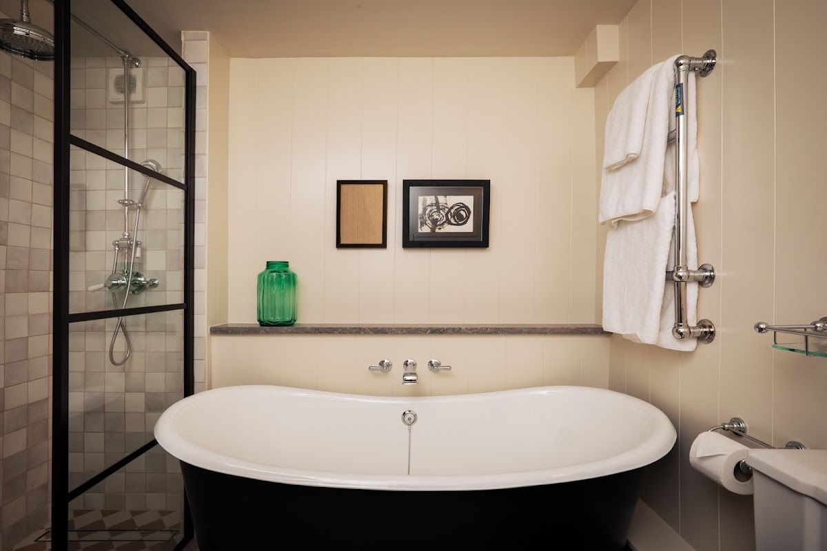 The Cavendish — interior and exterior view 3