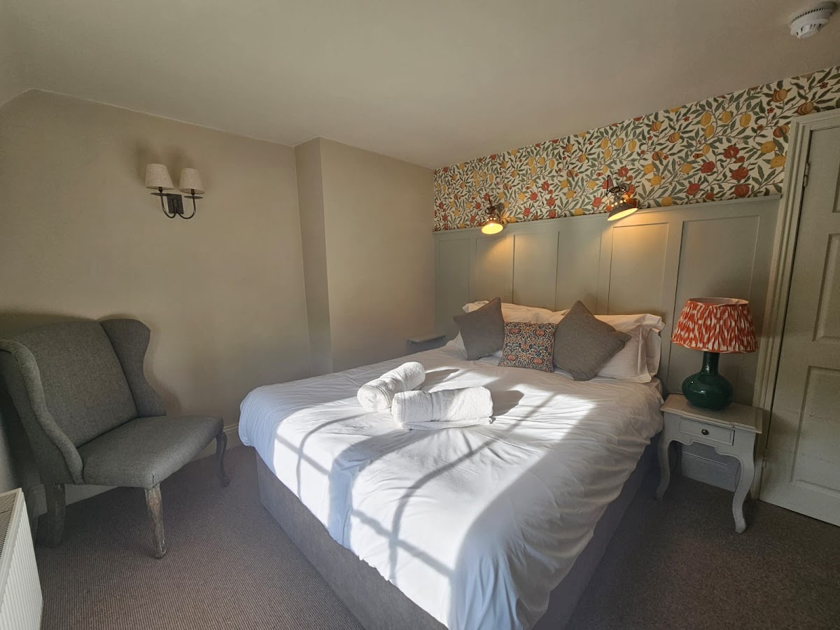 The Plough at Kelmscott — interior and exterior view 5