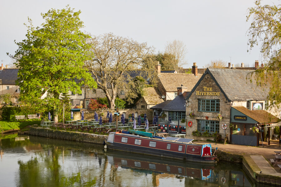 Mollie's Cottage — interior and exterior view 34