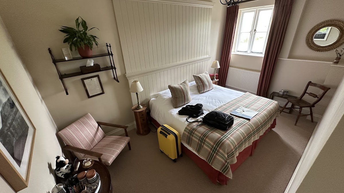 Felin Fach Griffin — interior and exterior view 2