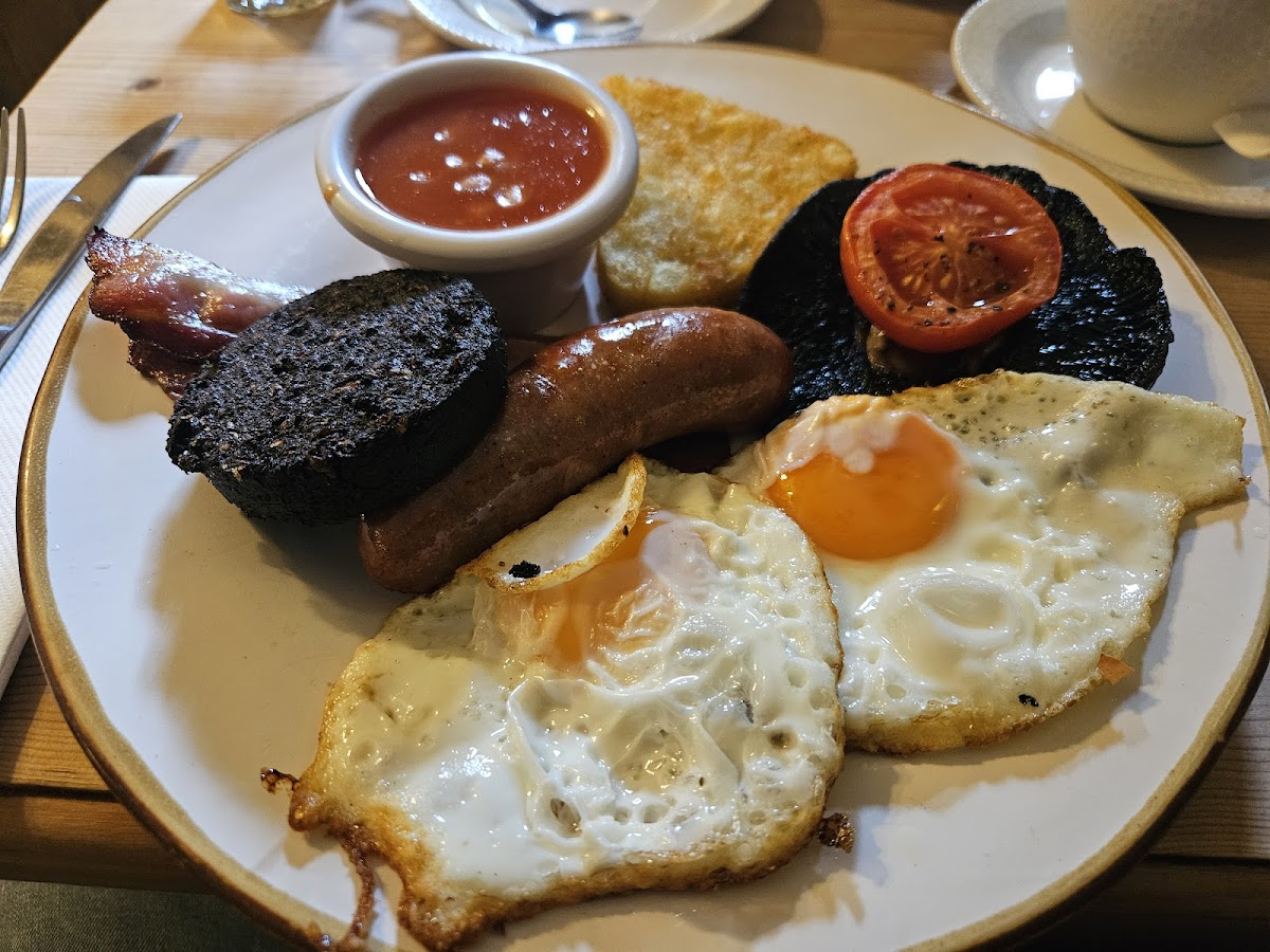 The Plough at Kelmscott — interior and exterior view 6