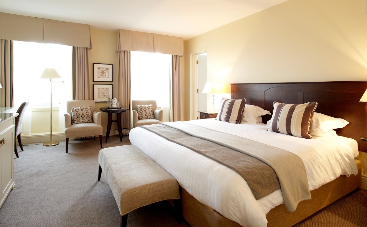 St George's Hotel — interior and exterior view 2