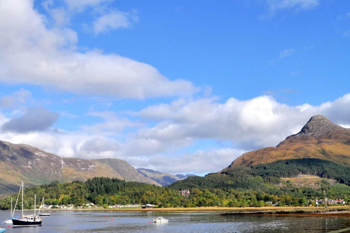Glencoe House — interior and exterior view 6
