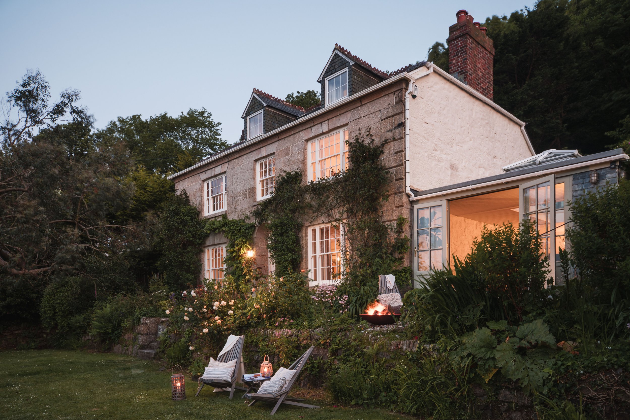 Little Pembroke Newlyn — interior and exterior view 9