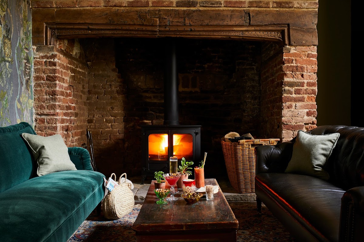 The Pig at Bridge Place — interior and exterior view 5