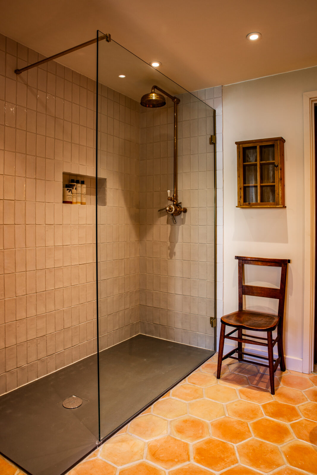 Todthatch — interior and exterior view 62