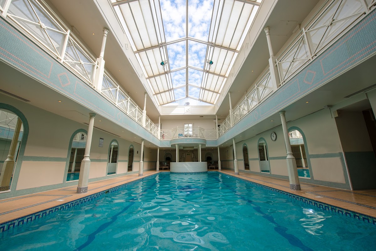 The Lygon Arms Hotel — interior and exterior view 3