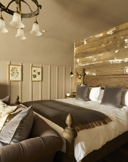 The Pig at Bridge Place — interior and exterior view 29