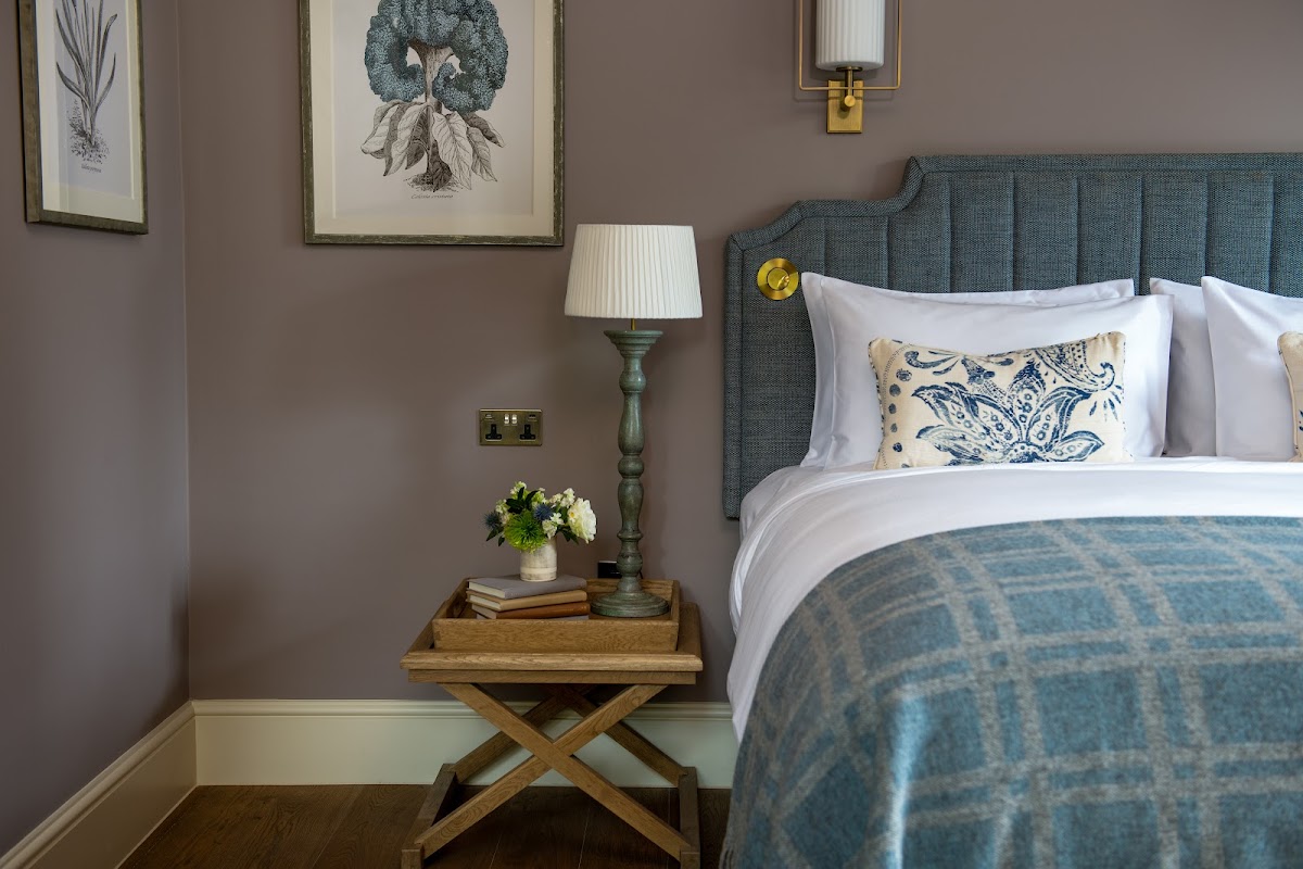 Langdale Chase — interior and exterior view 6