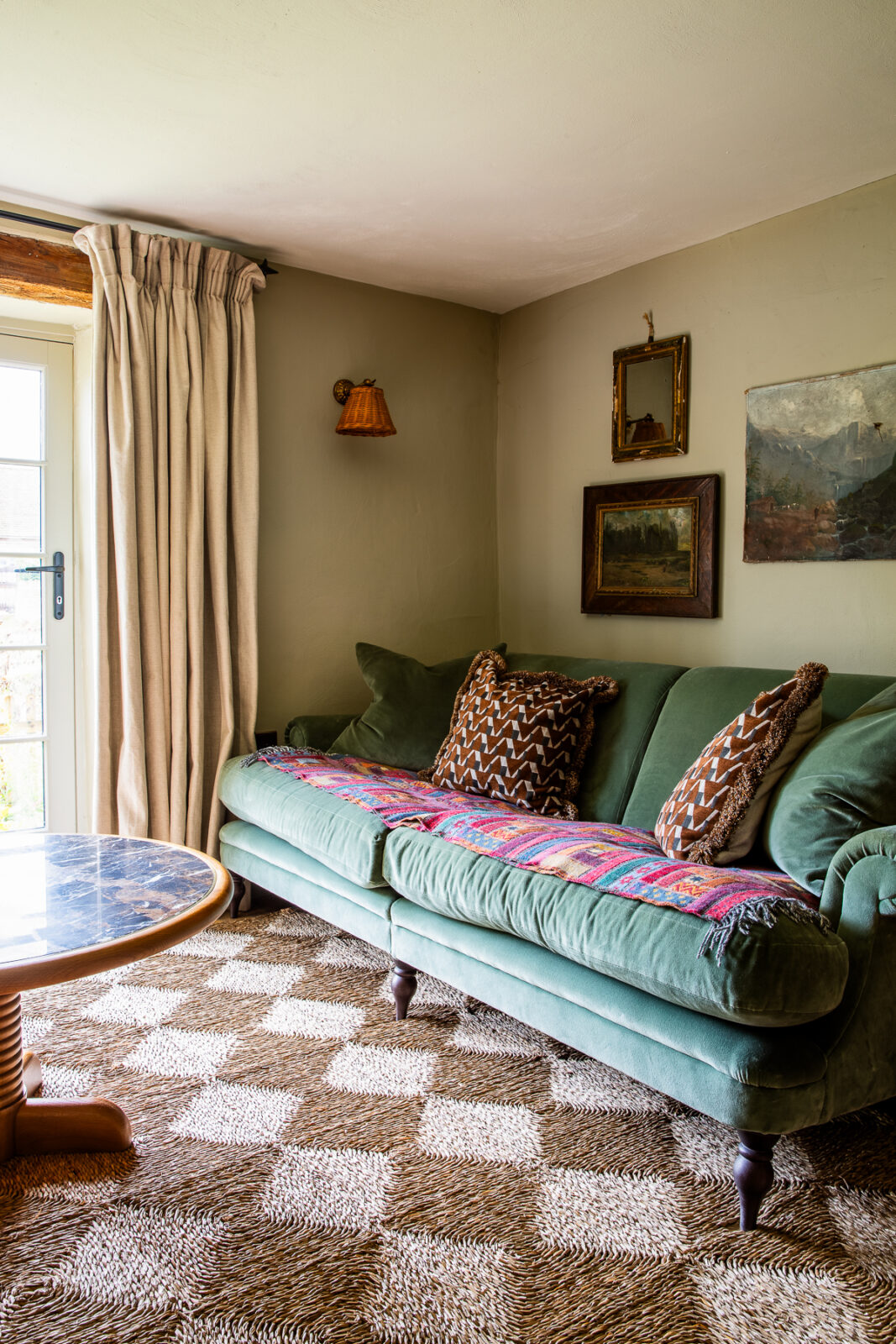 Todthatch — interior and exterior view 44