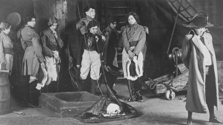 Foreland Lighthouse Keeper's Cottage — interior and exterior view 17