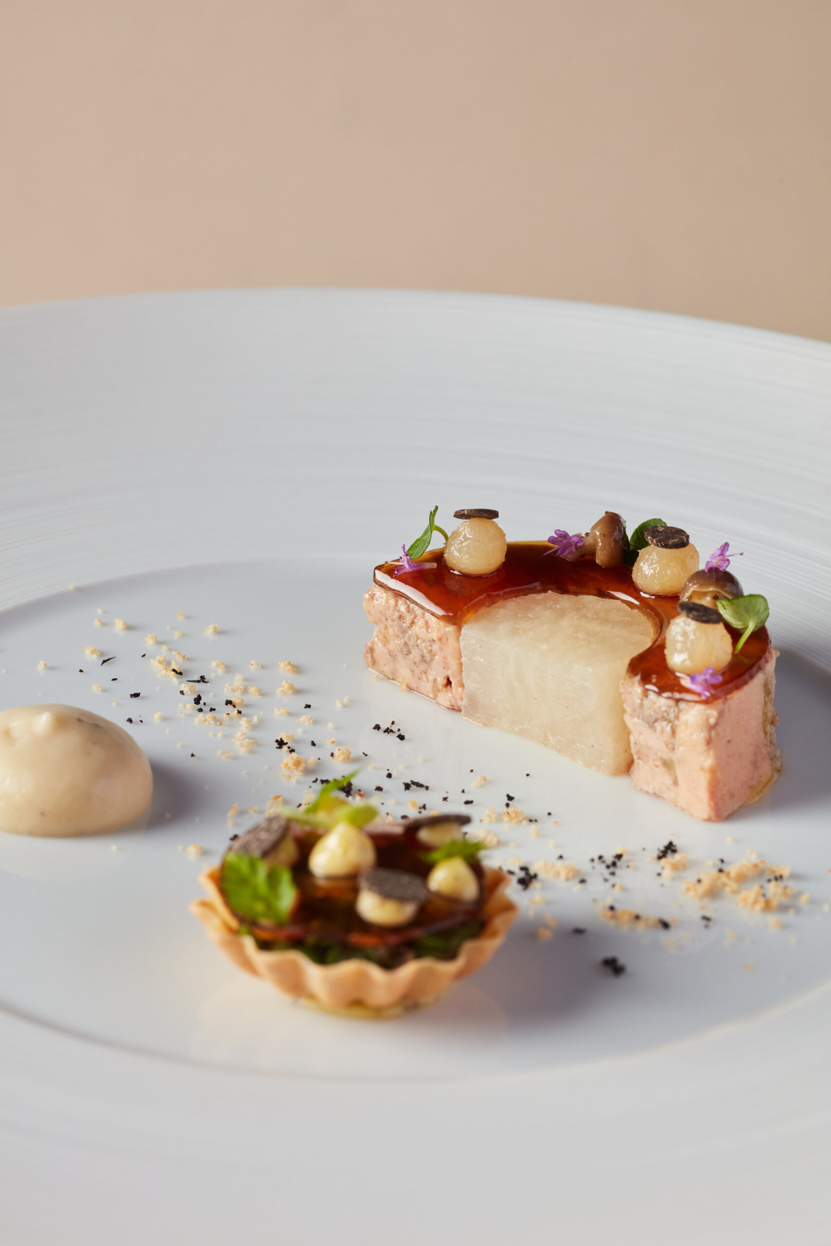 Lympstone Manor Hotel Restaurant & Vineyard — interior and exterior view 10