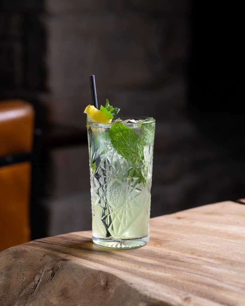 Derwent Manor Boutique Hotel — interior and exterior view 7