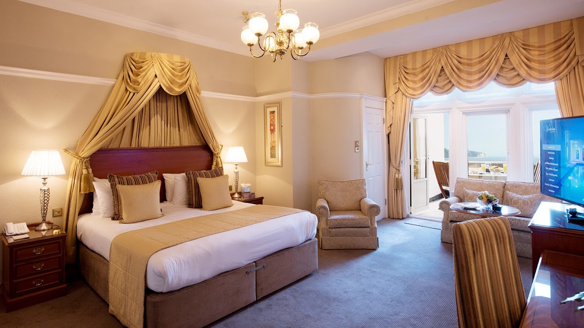 Victoria Hotel & Source Spa — interior and exterior view 2