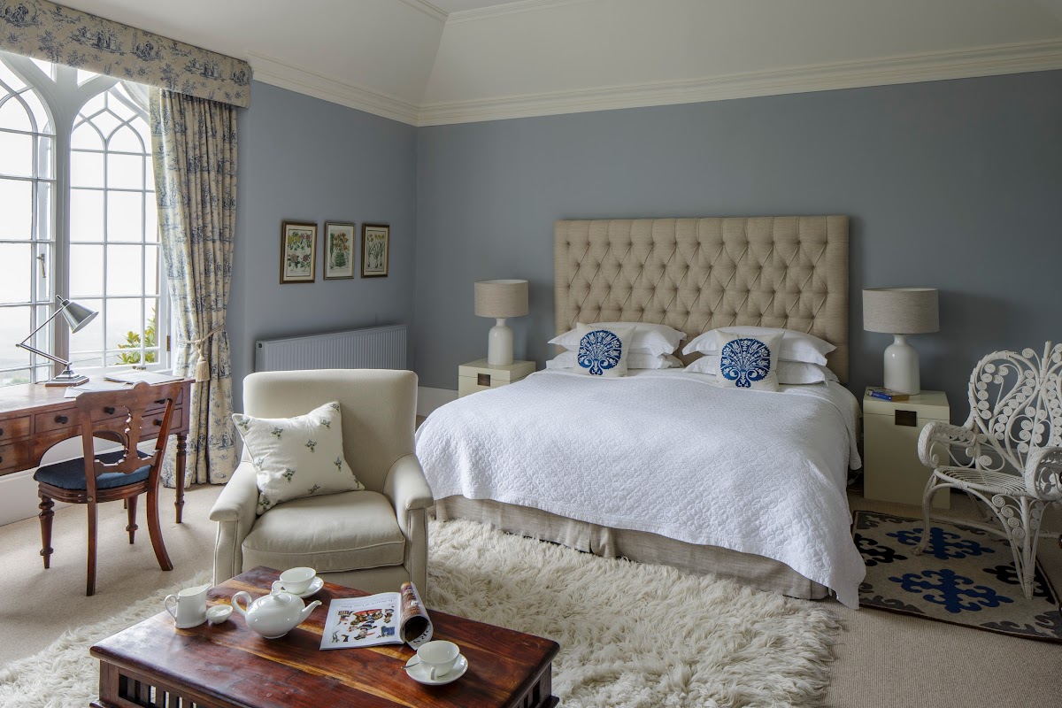 Penally Abbey Hotel & Restaurant — interior and exterior view 6