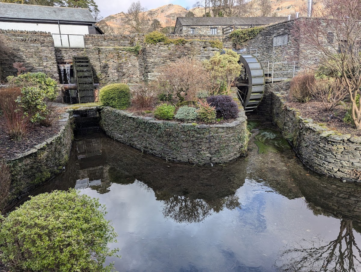 Langdale Hotel & Spa — interior and exterior view 5