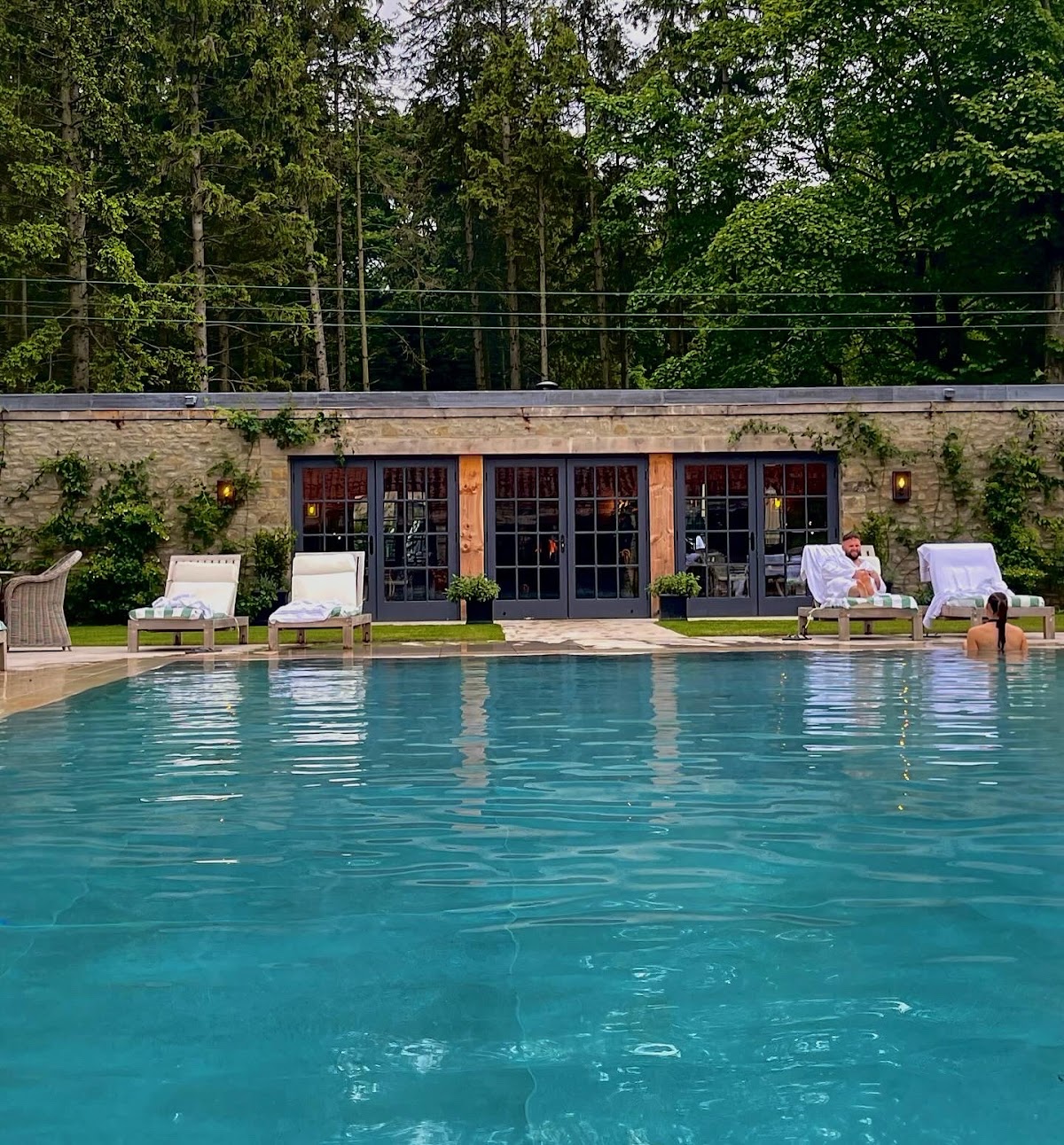 Middleton Lodge — interior and exterior view 3