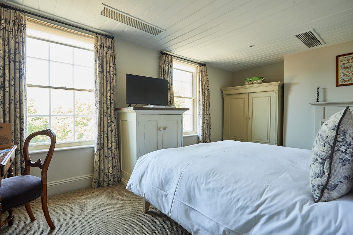 The Pig in the Wall — interior and exterior view 5