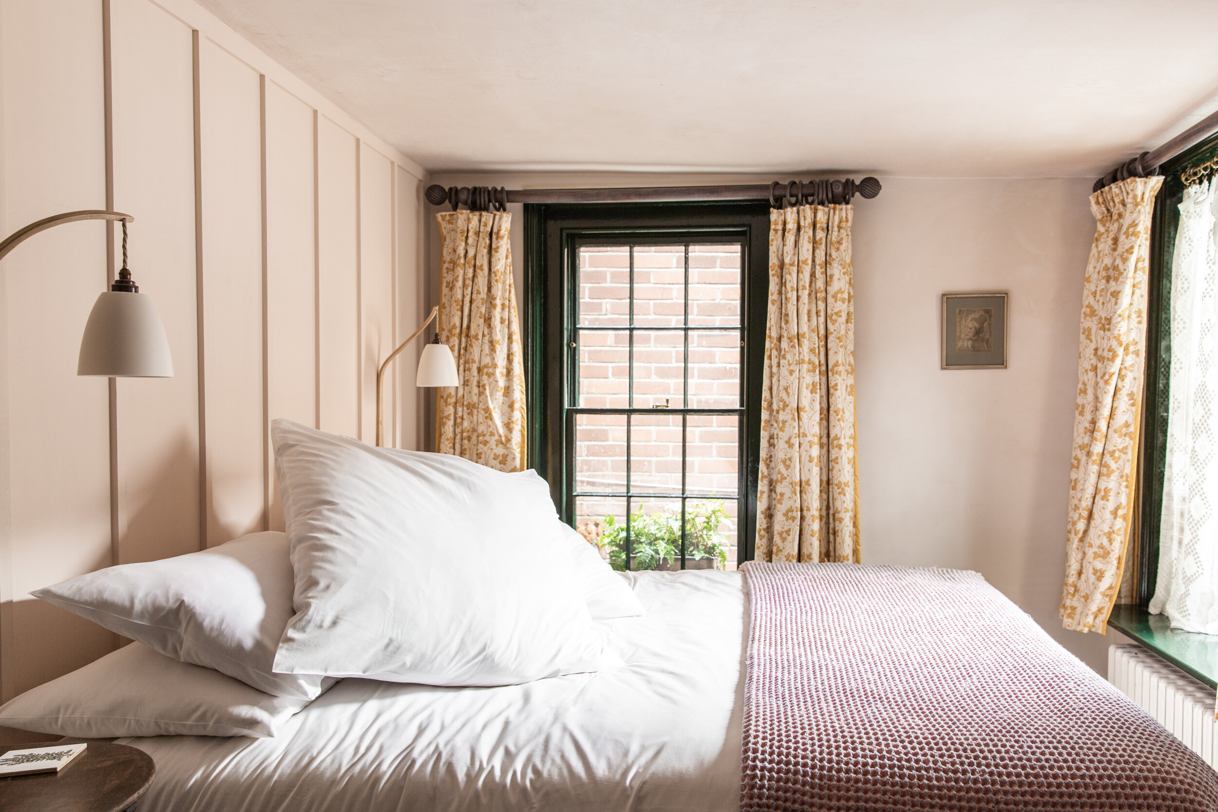 The Bull Inn — interior and exterior view 34