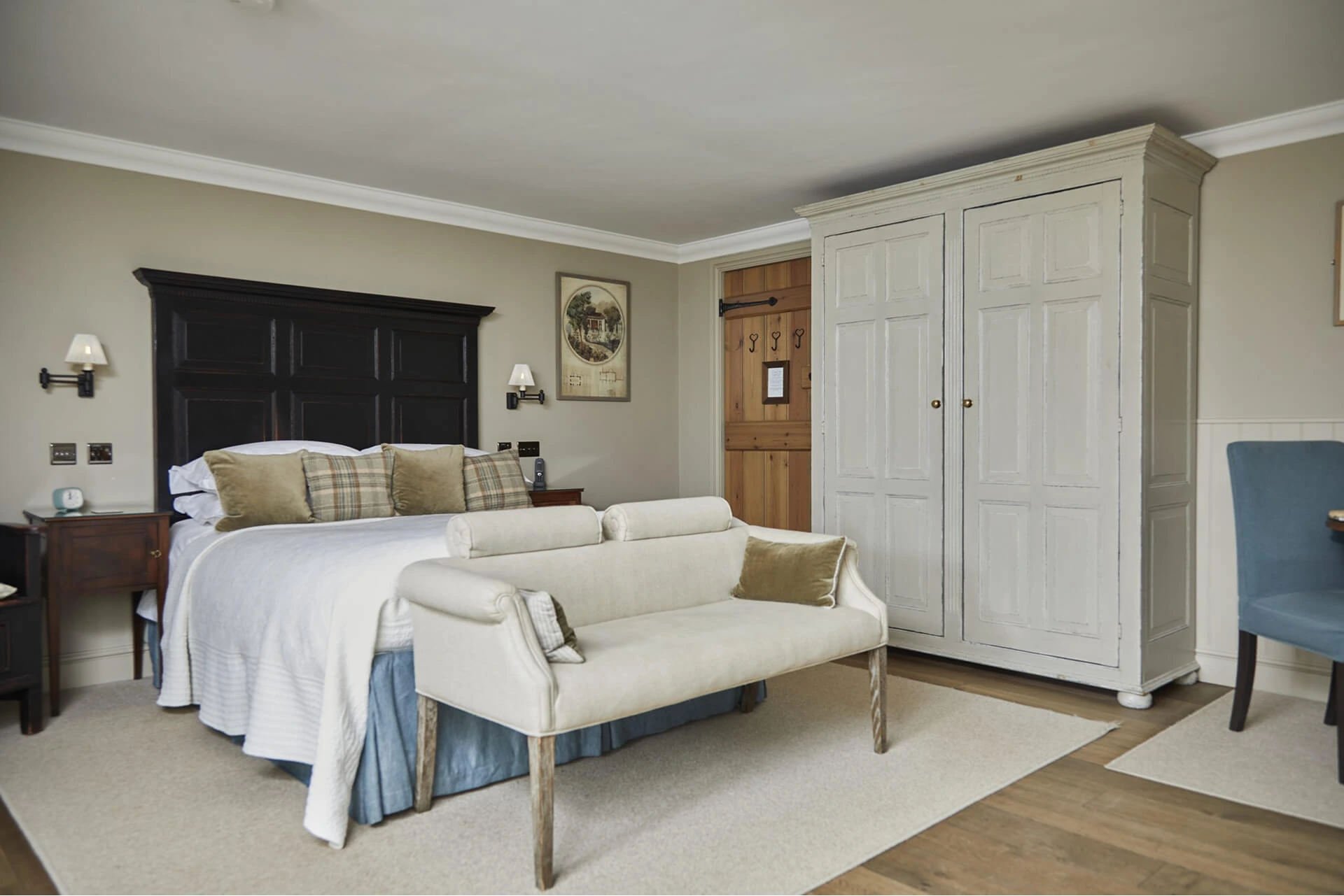 Magazine Wood — interior and exterior view 36