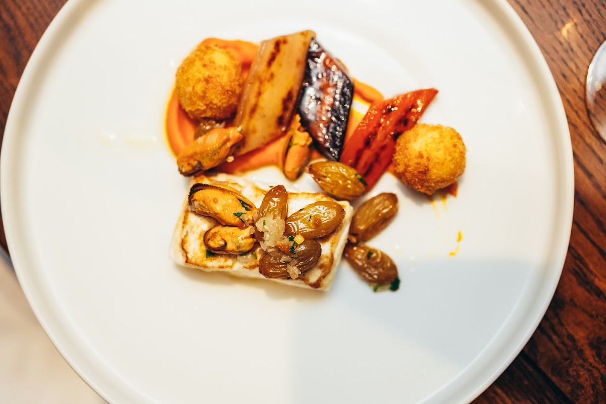 The Peacock at Rowsley — interior and exterior view 5