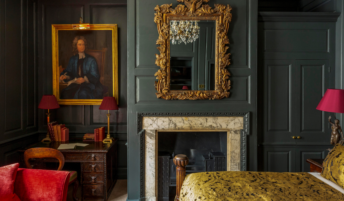 Hazlitt's — interior and exterior view 5