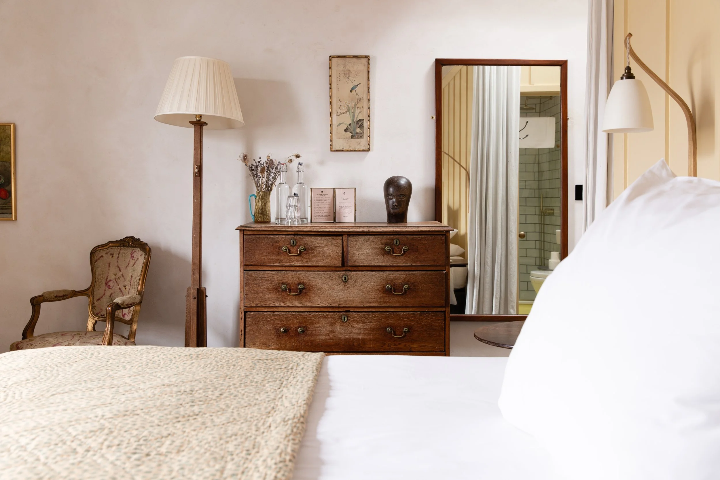 The Bull Inn — interior and exterior view 29