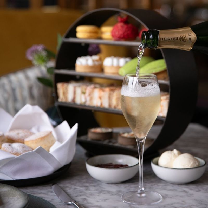 Dormy House Hotel — interior and exterior view 9