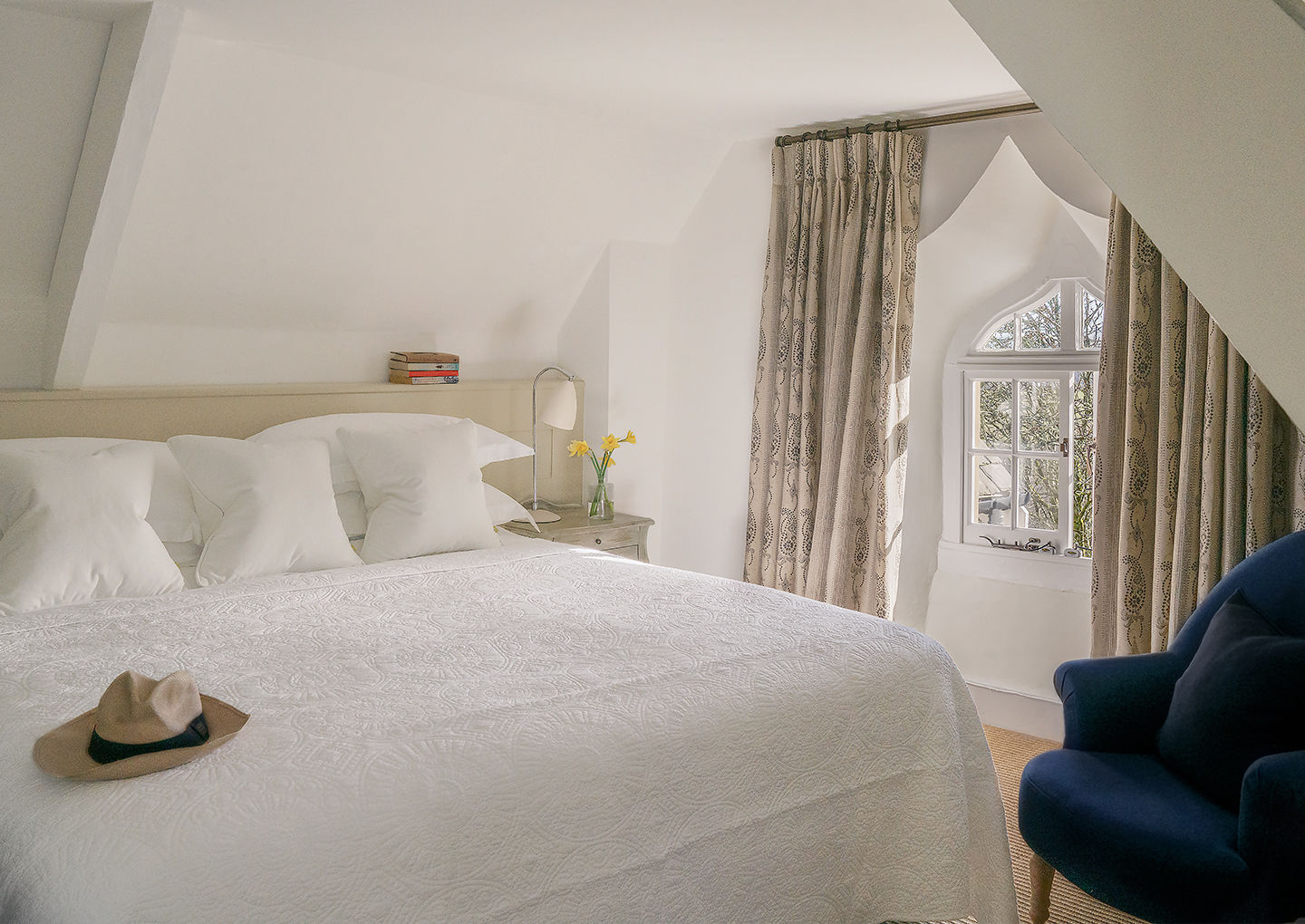 Penally Abbey Hotel & Restaurant — interior and exterior view 9