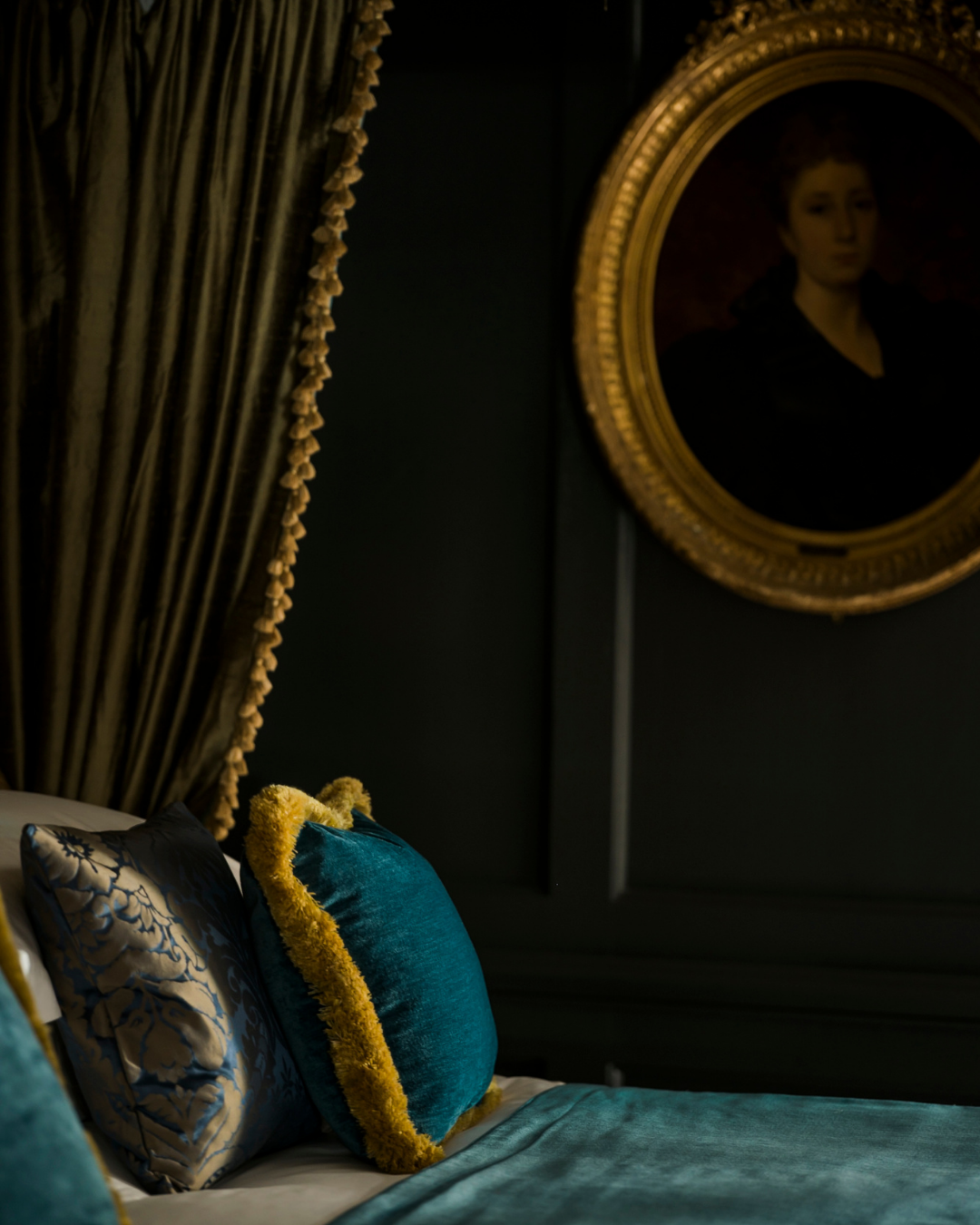 Hazlitt's — interior and exterior view 13