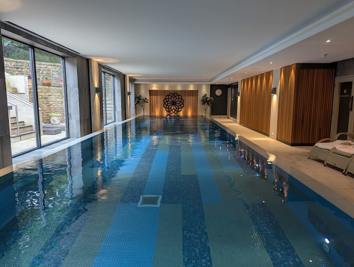 Dormy House Hotel — interior and exterior view 2