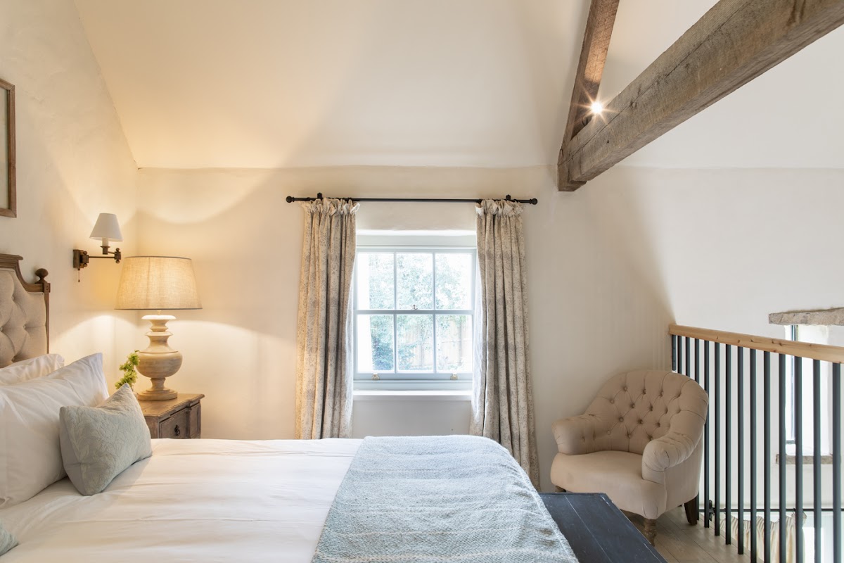 Middleton Lodge — interior and exterior view 2